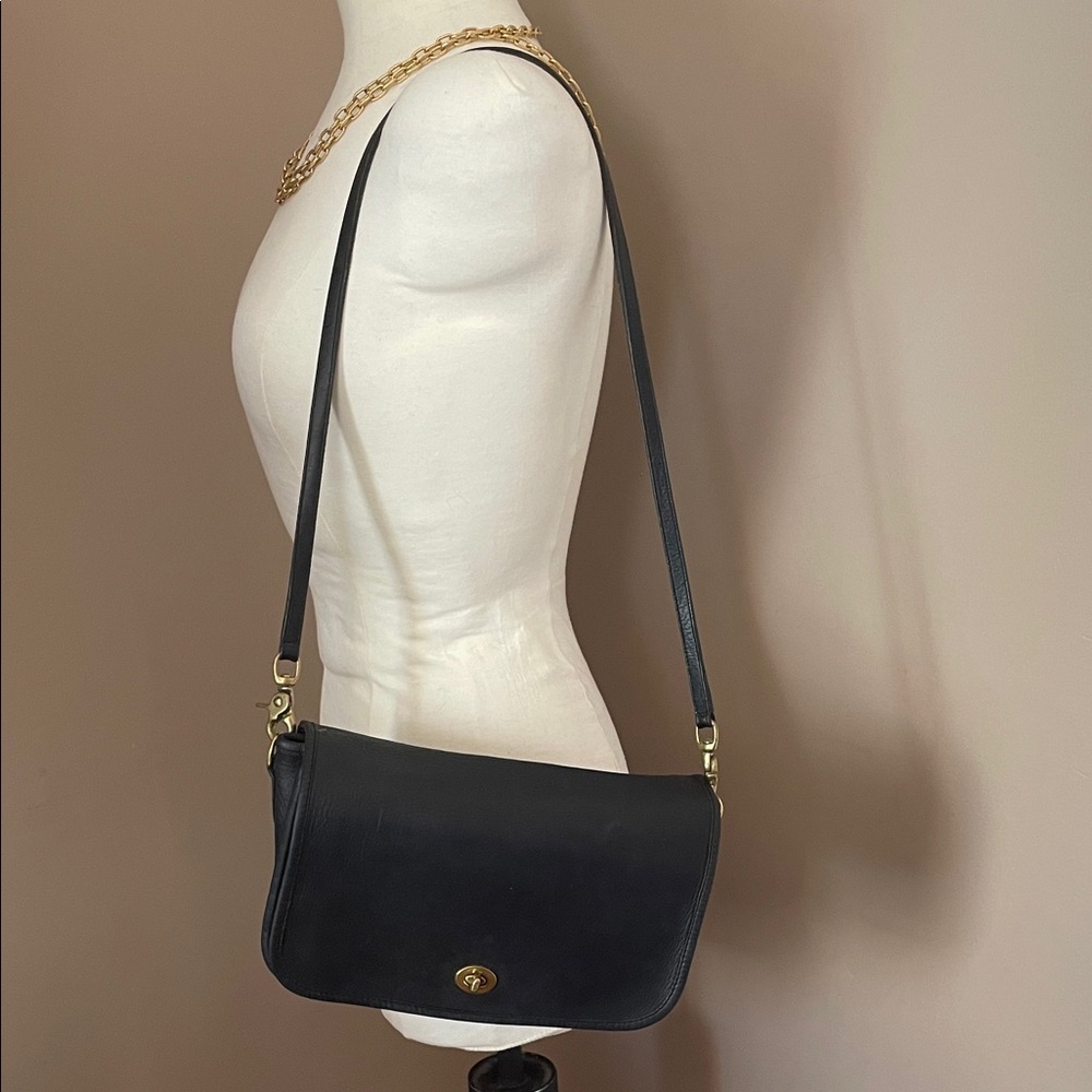 Vintage Coach black leather pocket book